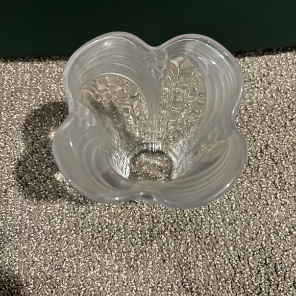 Vintage 6” Mikasa Lily of the Valley Vase in EUC - Picture 4 of 7